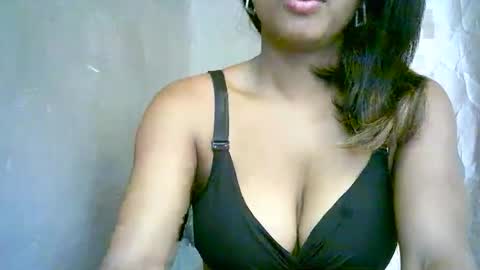 Snapshot of bellibellah chatting on 03.28.26 BelliBellah online show from 03.28.26