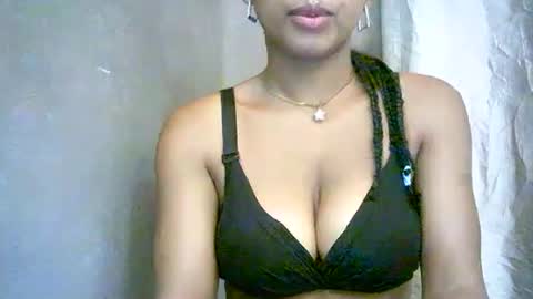 Snapshot of bellibellah chatting on 04.01.26 BelliBellah online show from 04.01.26