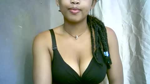 Snapshot of bellibellah chatting on 04.02.26 BelliBellah online show from 04.02.26