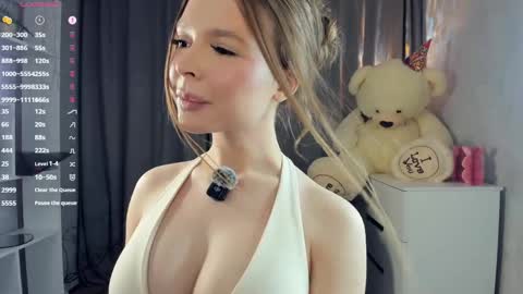Snapshot of bellidream chatting on 04.19.26 Bella online show from 04.19.26