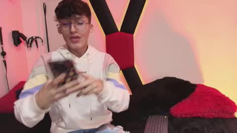 Neon online show from 11.10.25