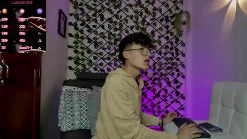 Neon online show from 12.17.25