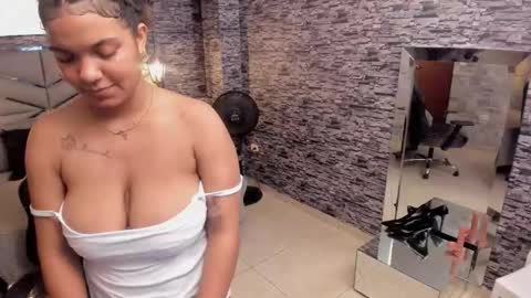 Snapshot of bellybigboobs chatting on 11.08.25 Belly online show from 11.08.25