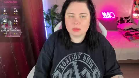 LinaBoo online show from 11.07.25