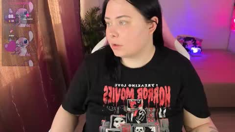 LinaBoo online show from 11.19.25