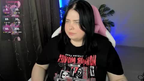 LinaBoo online show from 12.21.25