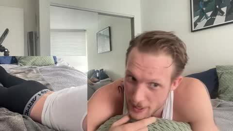 Snapshot of bendoverxo chatting on 11.02.25 bendoverxo online show from 11.02.25