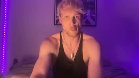 Snapshot of bendoverxo chatting on 02.12.26 bendoverxo online show from 02.12.26