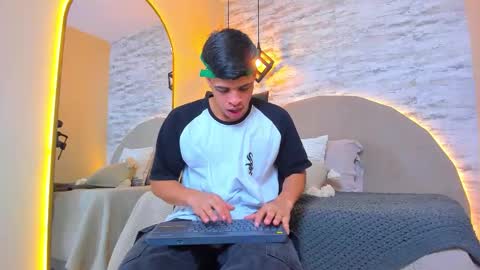 BENJAMIN online show from 11.20.25