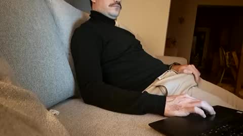 Snapshot of benoitgmx12 chatting on 11.15.25 benoitgmx12 online show from 11.15.25