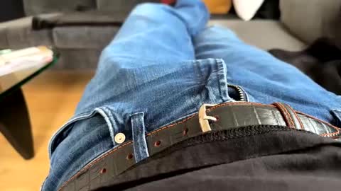 benz10001 online show from 02.23.25