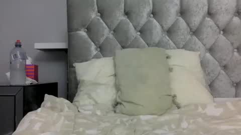 Snapshot of bermudatriangle12 chatting on 12.15.24 tixxie online show from 12.15.24