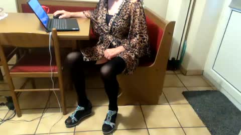 Snapshot of bernadetanylon chatting on 07.23.26 Bernadetanylon online show from 07.23.26