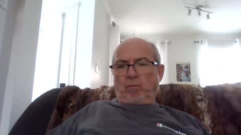 Snapshot of bernard1102 chatting on 12.02.24 bernard1102 online show from 12.02.24