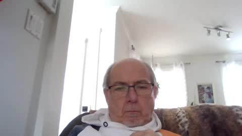 Snapshot of bernard1102 chatting on 01.10.25 bernard1102 online show from 01.10.25