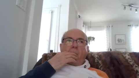 Snapshot of bernard1102 chatting on 01.27.25 bernard1102 online show from 01.27.25