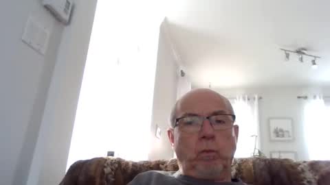 Snapshot of bernard1102 chatting on 02.04.25 bernard1102 online show from 02.04.25