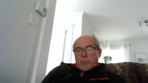 Snapshot of bernard1102 chatting on 03.05.25 bernard1102 online show from 03.05.25