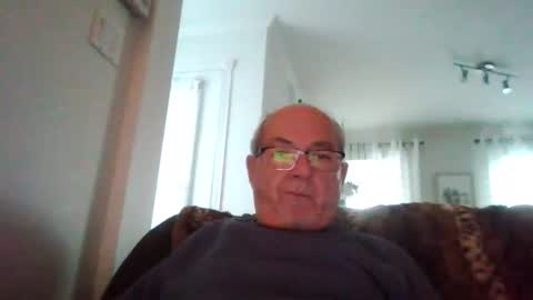 Snapshot of bernard1102 chatting on 10.12.25 bernard1102 online show from 10.12.25