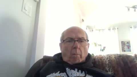 Snapshot of bernard1102 chatting on 12.03.25 bernard1102 online show from 12.03.25