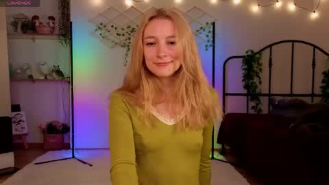 Hi Im NikaComing back online on Monday 3 online show from 05.29.26