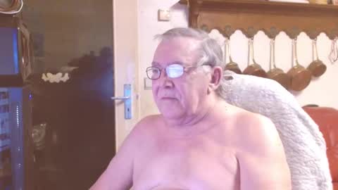 Snapshot of best127 chatting on 02.05.25 jean online show from 02.05.25