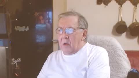 Snapshot of best127 chatting on 02.09.25 jean online show from 02.09.25