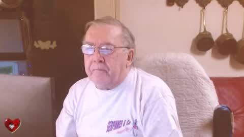 Snapshot of best127 chatting on 02.20.25 jean online show from 02.20.25