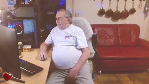 Snapshot of best127 chatting on 02.22.25 jean online show from 02.22.25