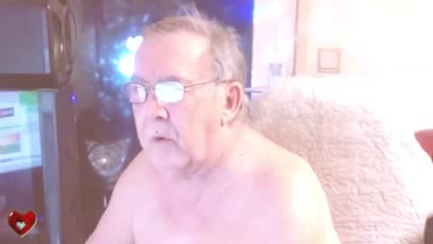 Snapshot of best127 chatting on 02.23.25 jean online show from 02.23.25