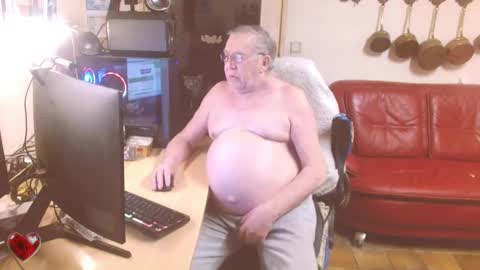 Snapshot of best127 chatting on 02.25.25 jean online show from 02.25.25