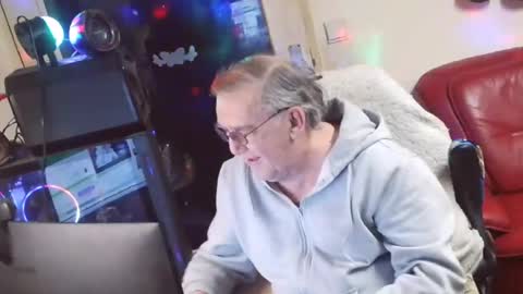 Snapshot of best127 chatting on 03.03.25 jean online show from 03.03.25