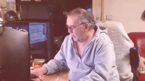 Snapshot of best127 chatting on 03.04.25 jean online show from 03.04.25