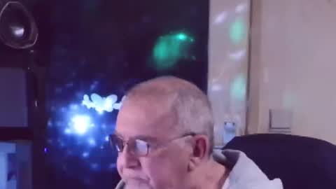 Snapshot of best127 chatting on 03.10.25 jean online show from 03.10.25