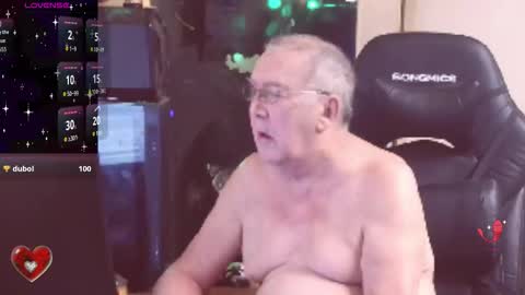 Snapshot of best127 chatting on 02.14.26 jean online show from 02.14.26