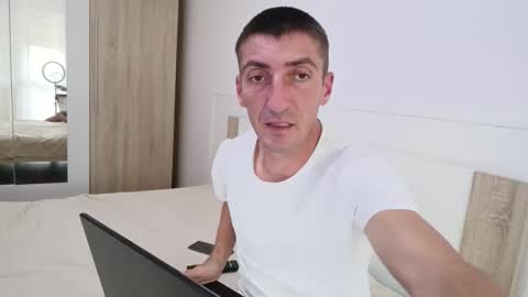 Alex and Victoria online show from 09.26.25