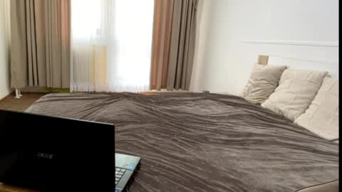 Alex and Victoria online show from 04.14.26