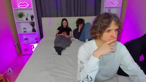 Danny and Kira online show from 03.04.25