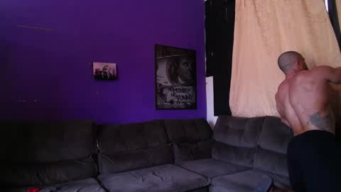 Snapshot of bestmuscle chatting on 12.25.24 bestmuscle online show from 12.25.24