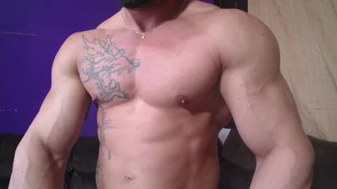 Snapshot of bestmuscle chatting on 12.30.24 bestmuscle online show from 12.30.24
