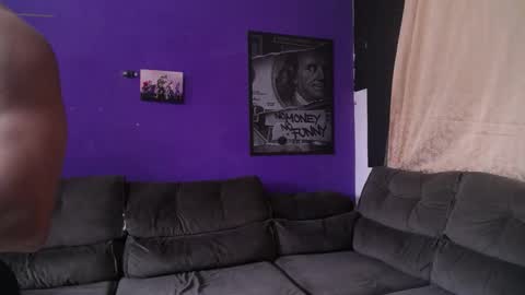 Snapshot of bestmuscle chatting on 01.27.25 bestmuscle online show from 01.27.25