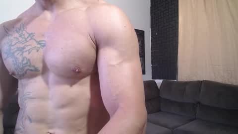 Snapshot of bestmuscle chatting on 12.22.25 bestmuscle online show from 12.22.25