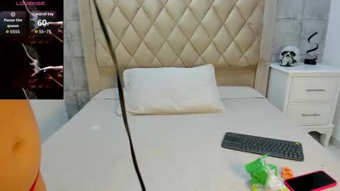 Snapshot of betanymiller chatting on 09.25.25 Betany online show from 09.25.25