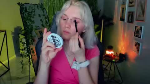 Snapshot of bethanycloud chatting on 06.19.26 Bethany online show from 06.19.26