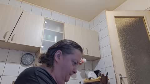 bethnorth online show from 10.08.25