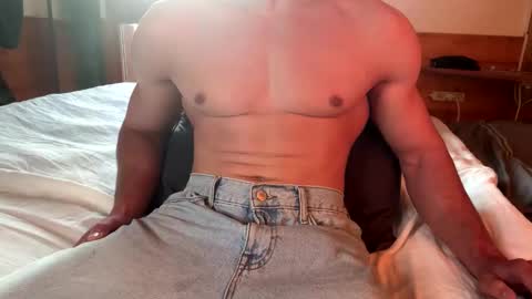 Snapshot of betterthanmen chatting on 02.18.25 betterthanmen online show from 02.18.25