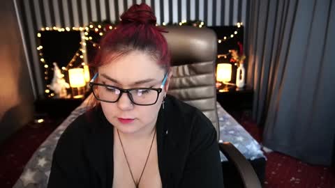 Snapshot of betttydark chatting on 01.08.25 betttydark online show from 01.08.25