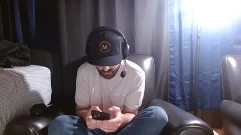 Snapshot of bexysarker chatting on 12.24.24 BexySarker online show from 12.24.24