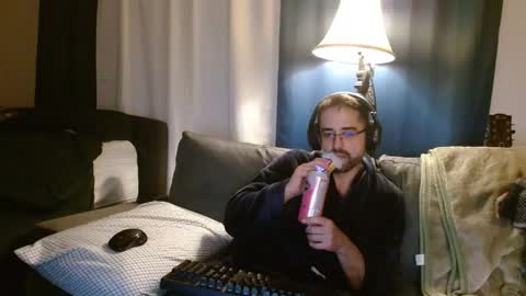 Snapshot of bexysarker chatting on 10.24.25 BexySarker online show from 10.24.25