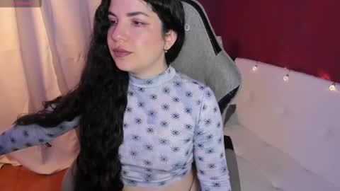 Snapshot of beyondsteel chatting on 11.08.25 beyondsteel online show from 11.08.25